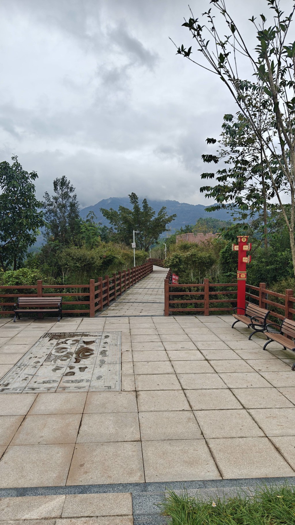 马边炮台山公园：新修环山步道嵌进彝乡翠岭间