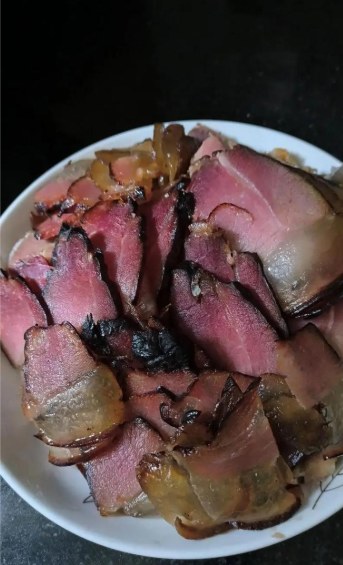 风一吹,马边的腊肉香就飘出了山坳。