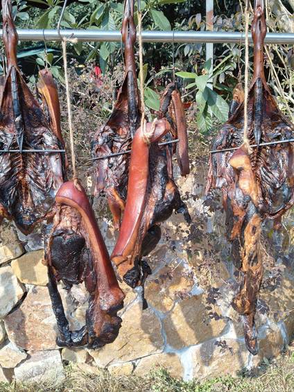 风一吹，马边的腊肉香就飘出了山坳。
