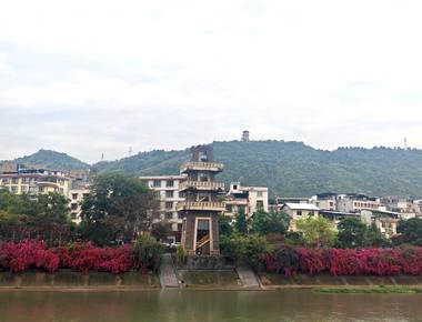 马边县城滨河风光 城市休闲散步打卡处