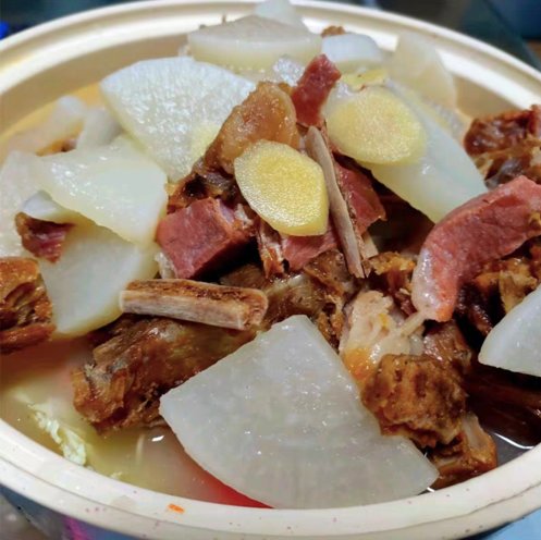 腊肉骨头炖萝卜.png
