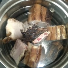 腊肉炒菜前用煮一下吗？烟熏腊肉家常预处理正确方法