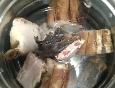 腊肉炒菜前用煮一下吗？烟熏腊肉家常预处理正确方法