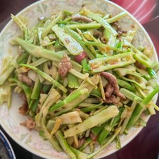 马边本地鲜笋炒肉正宗做法 低脂鲜香家常下饭佳肴
