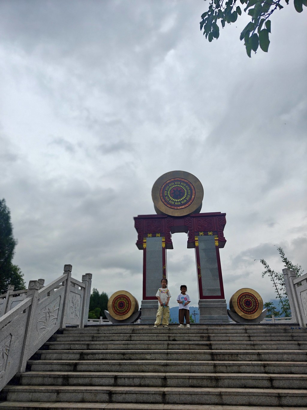 记忆香山门楼前｜炮台山里，独角兽小车载满彝乡周末的甜欢