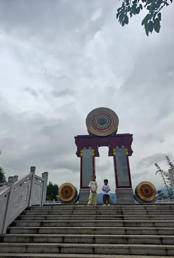 走一走马边炮台山公园，感受小县城的慢生活