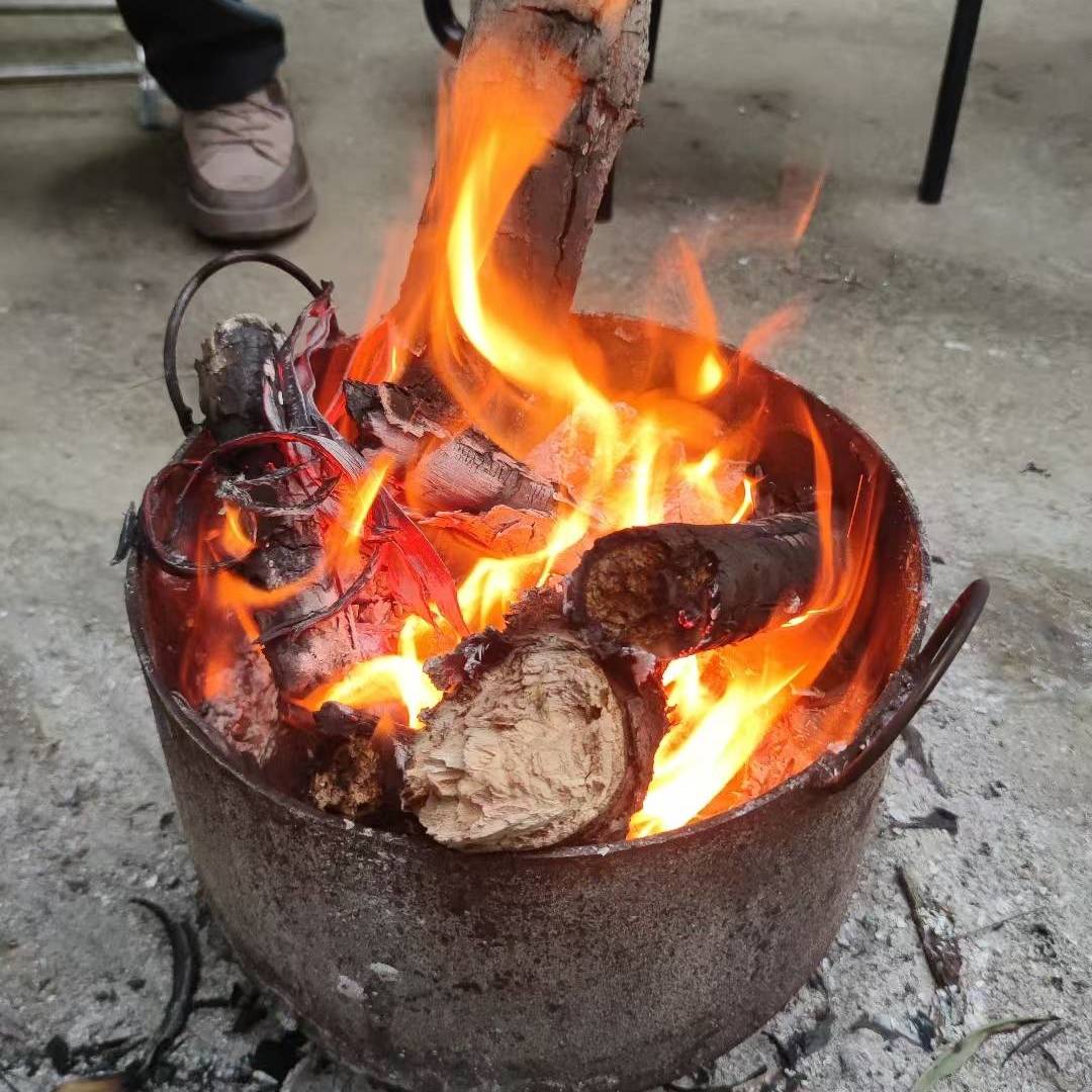 烟火裹着的本土聚餐：一桌家常菜里，藏着本土特产的日常本味