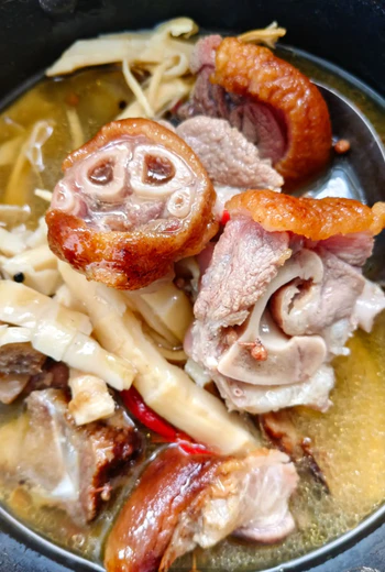 干竹笋炖腊肉家常做法，分享地道马边农家味道