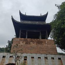 马边文物・靖氛碉：石碉门楣上的古刻与百年沧桑