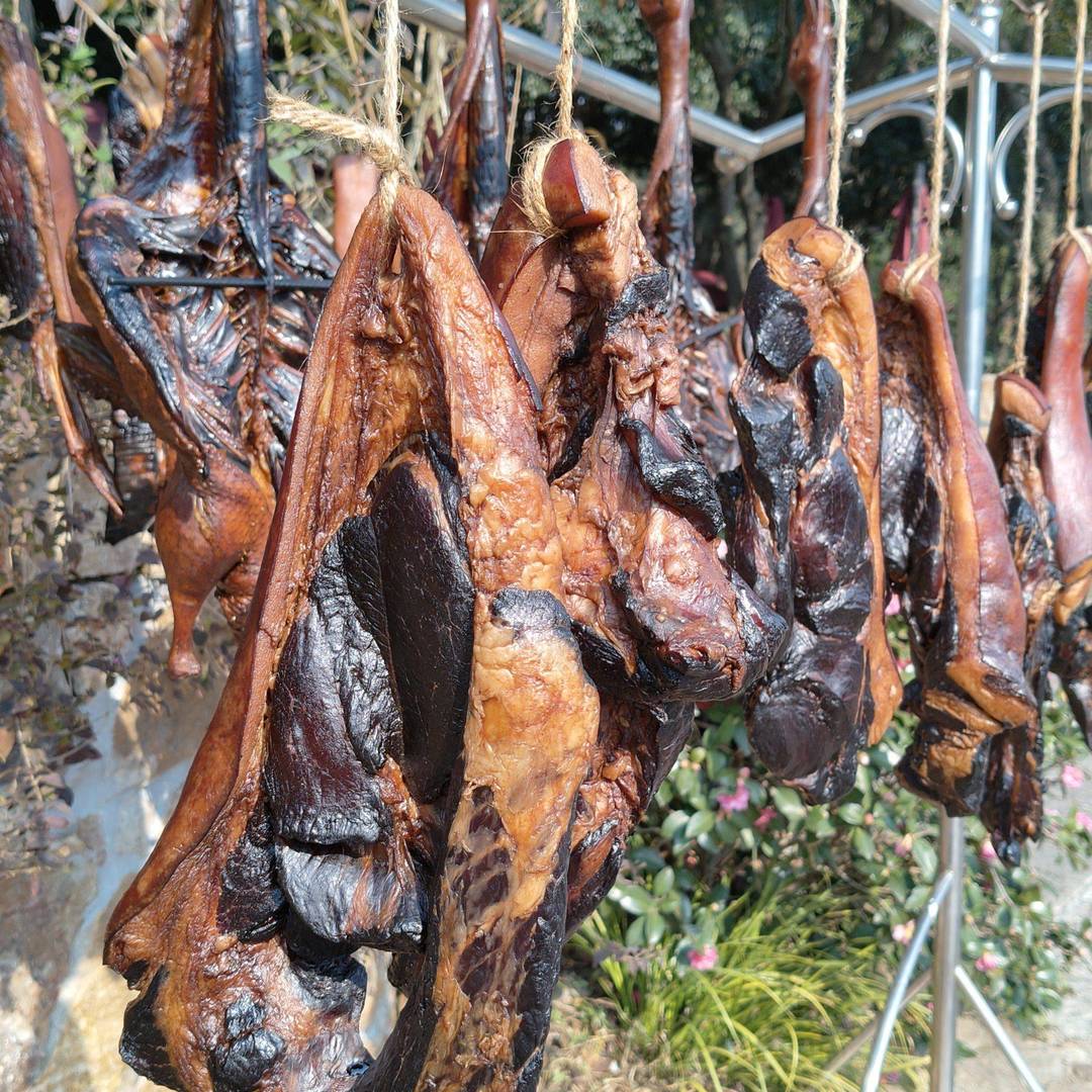 风一吹，马边的腊肉香就飘出了山坳。