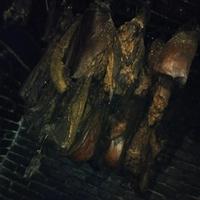 正宗农家腊肉特点介绍：马边彝族自治县柏香枝熏土猪肉的真实体验