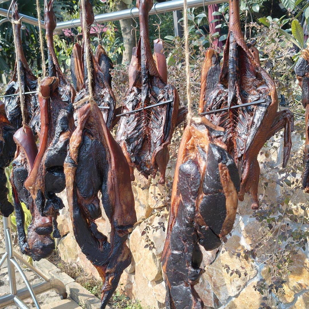 风一吹，马边的腊肉香就飘出了山坳。