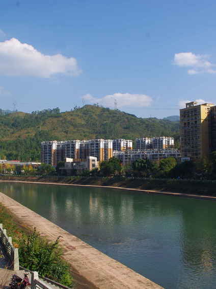 马边县城：彝乡河畔，藏着烟火与慢时光