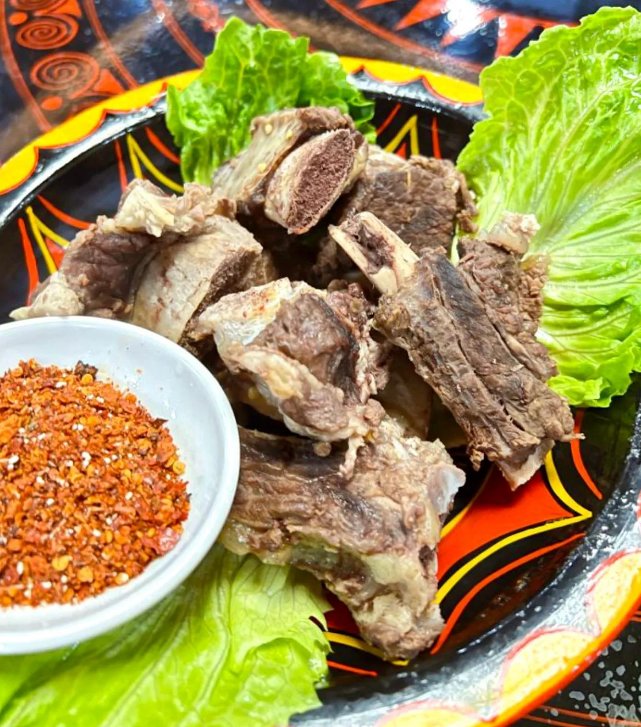 白水煮坨坨肉.png